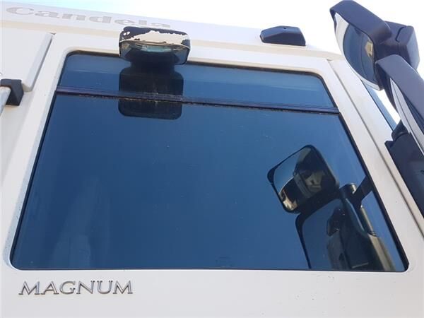 PUERTA DELANTERO DERECHA Renault Magnum DXi 13 460.18 T  Machineryscanner