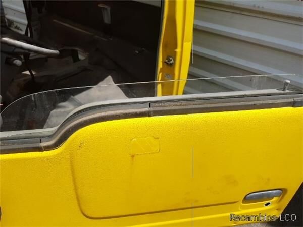 PUERTA DELANTERO IZQUIERDA Nissan CABSTAR 35.13  Machineryscanner