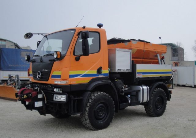 UNIMOG U 20 4X4 Porta Attrezzi  Machineryscanner