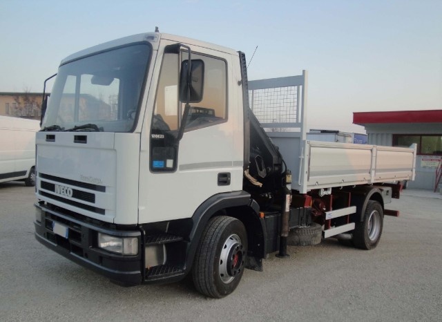 Eurocargo 120E23 con gru e ribaltabile  Machineryscanner