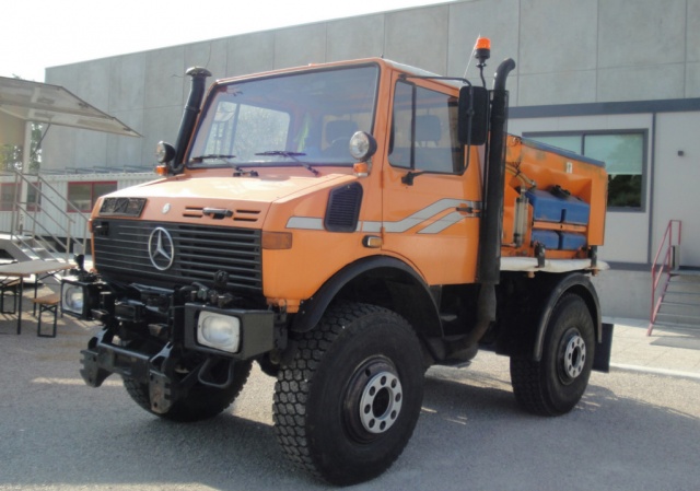 UNIMOG 427-12 1600 Attrezzato NEVE  Machineryscanner