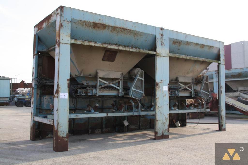 Feed bin c/w belt feeder  Machineryscanner